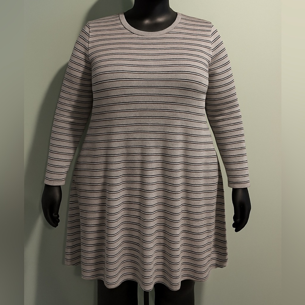 Old Navy Striped Long Sleeve Dress